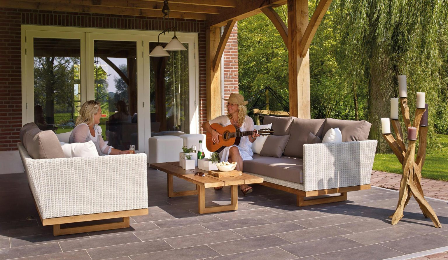 Combining Style and Comfort in Your Outdoor Spaces with Walkway and Patio Stones